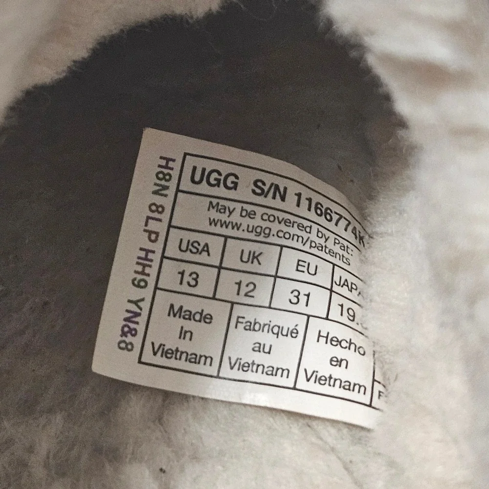 UGG Classic Slipper Kids Size 13 Chestnut Suede Sheepskin Fur Lined Slip On